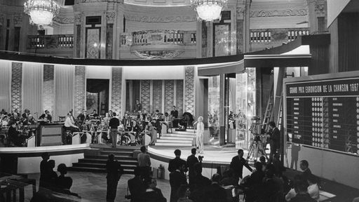 Schwarzweißaufnahme: Proben für den Grand Prix Eurovision de la Chanson in Wien im Sendesaal der Wiener Hofburg  (5. April 1967)